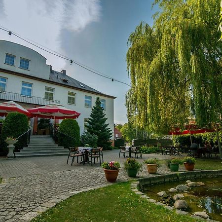 Hotel Bialy Domek Wałcz Dış mekan fotoğraf