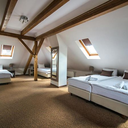 Hotel Bialy Domek Wałcz Dış mekan fotoğraf
