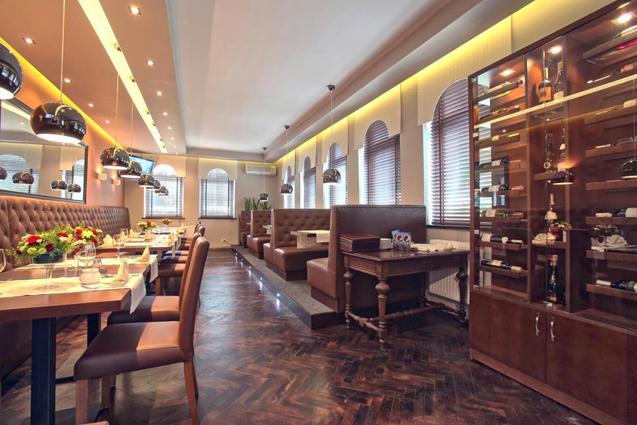 Hotel Bialy Domek Wałcz Dış mekan fotoğraf
