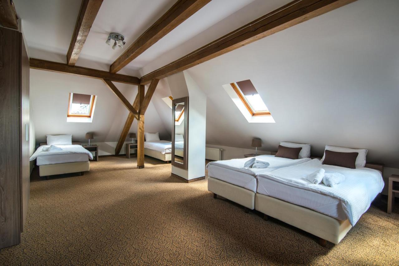 Hotel Bialy Domek Wałcz Dış mekan fotoğraf