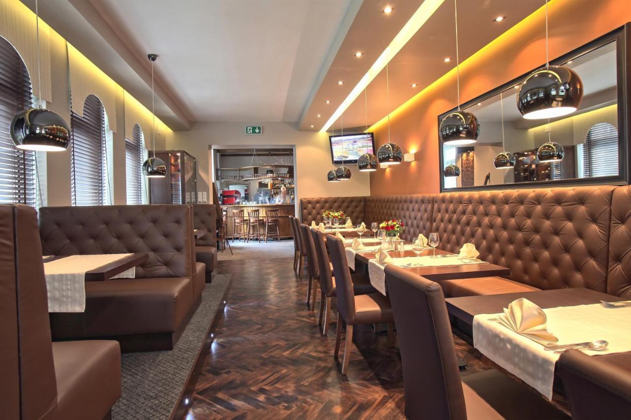 Hotel Bialy Domek Wałcz Dış mekan fotoğraf