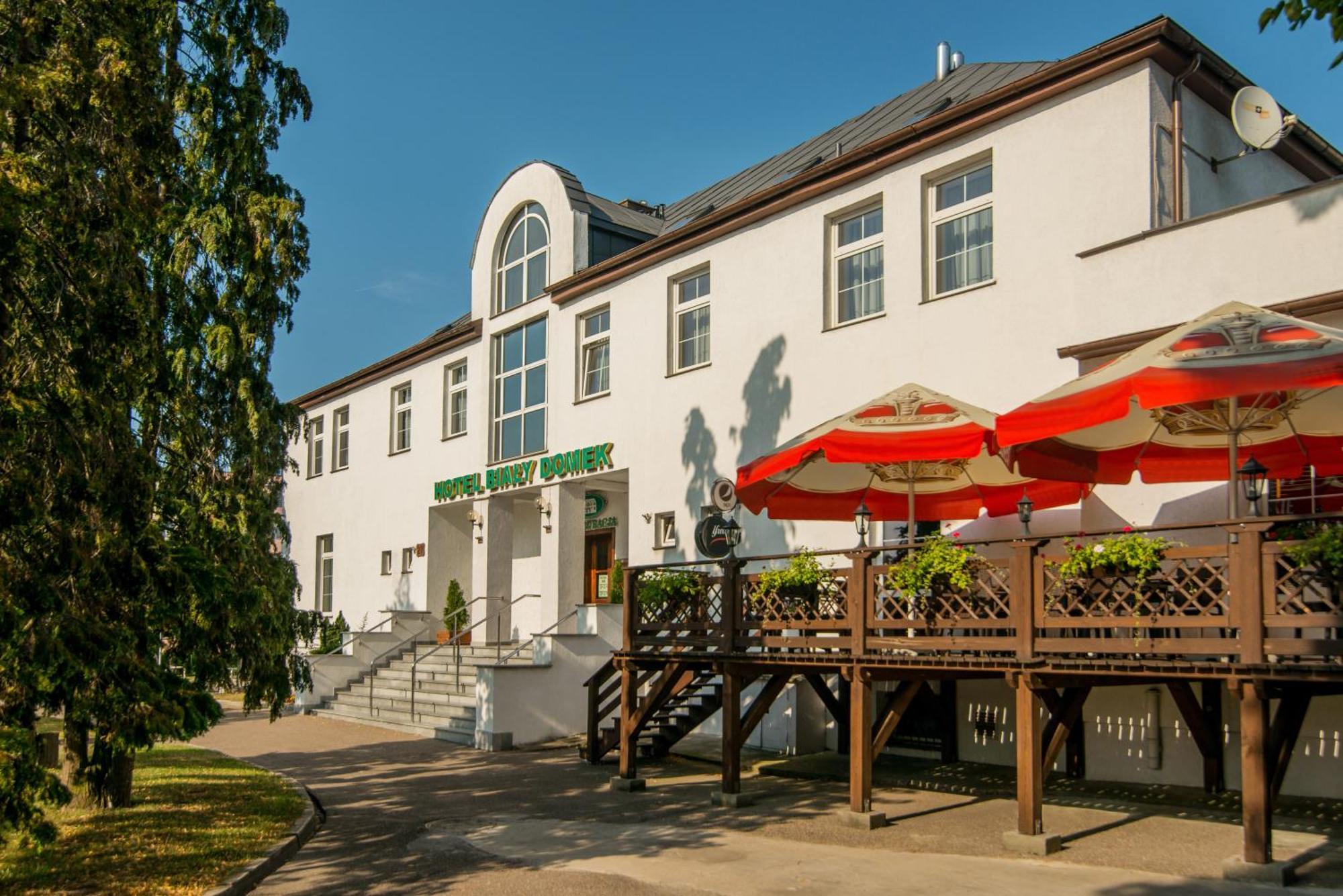 Hotel Bialy Domek Wałcz Dış mekan fotoğraf